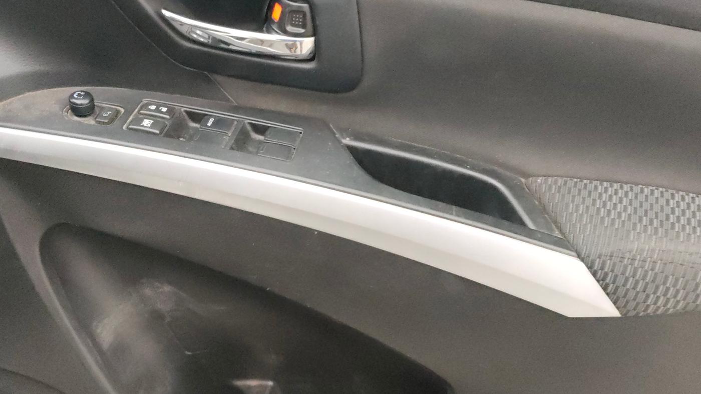 2021 Maruti S Cross ZETA 1.5, Petrol, Manual, 1,21,313 km, Driver Side Door Panels Control