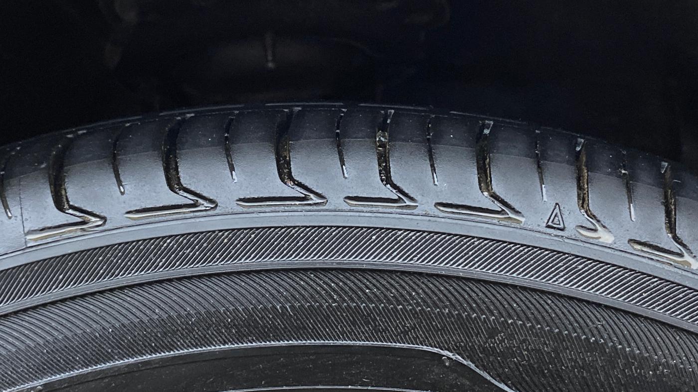 2016 Hyundai Grand i10 ASTA AT 1.2 KAPPA VTVT, Petrol, Automatic, 41,952 km, Right Front Tyre Tread