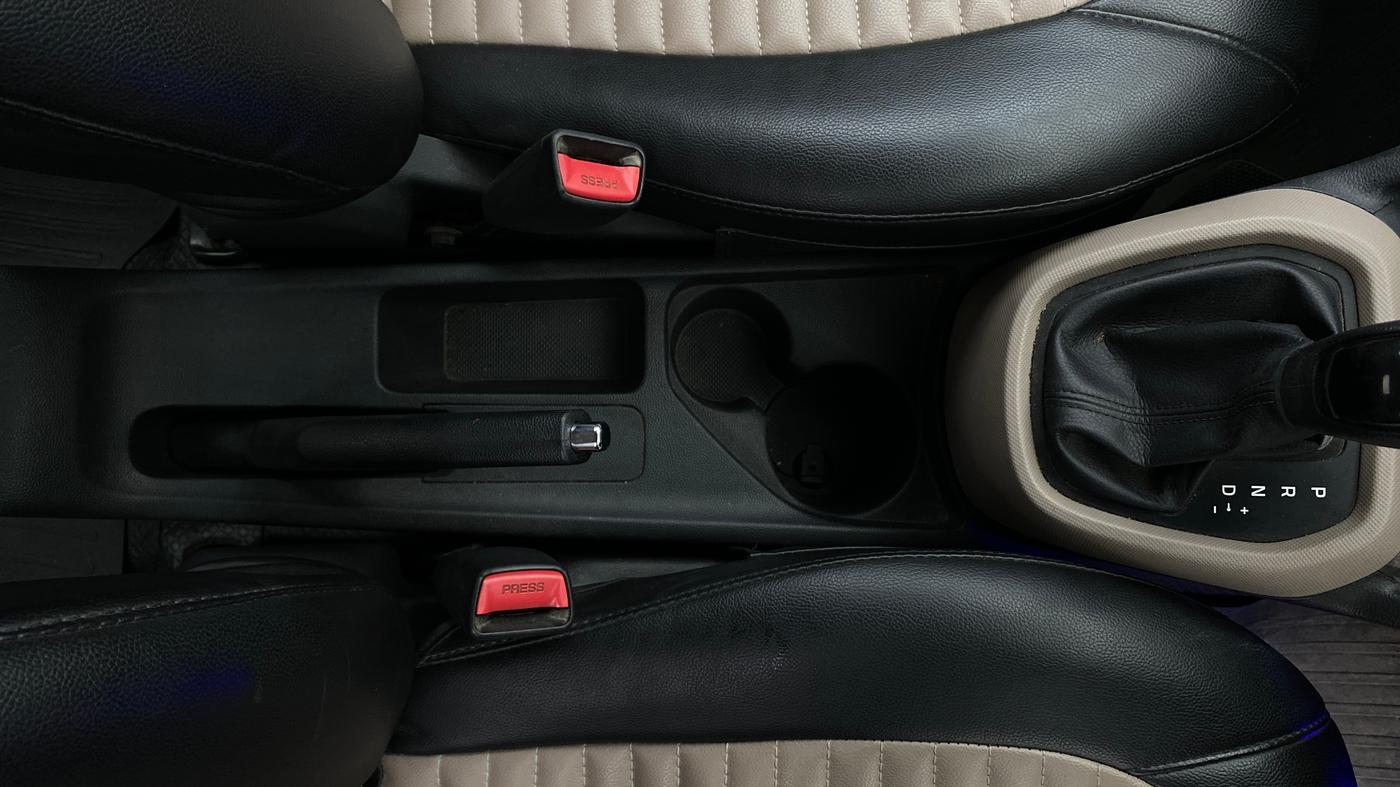 2016 Hyundai Grand i10 ASTA AT 1.2 KAPPA VTVT, Petrol, Automatic, 41,952 km, Gear Lever
