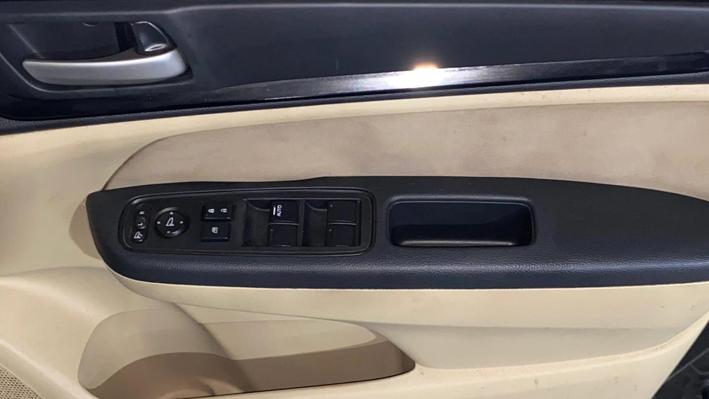 2019 Honda Amaze 1.2L I-VTEC VX, Petrol, Manual, 65,278 km, Driver Side Door Panels Control