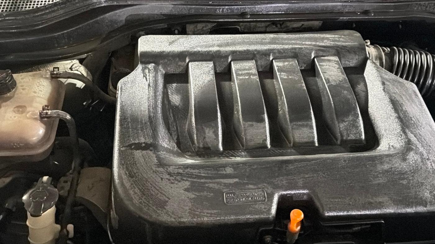 2022 Mahindra XUV700 AX 7 P AT 7 STR, Petrol, Automatic, 56,055 km, Engine View - Right