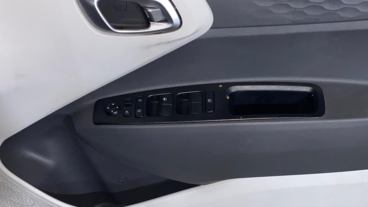 2022 Hyundai GRAND I10 NIOS SPORTZ AMT 1.2 KAPPA VTVT, Petrol, Automatic, 36,229 km, Driver Side Door Panels Control