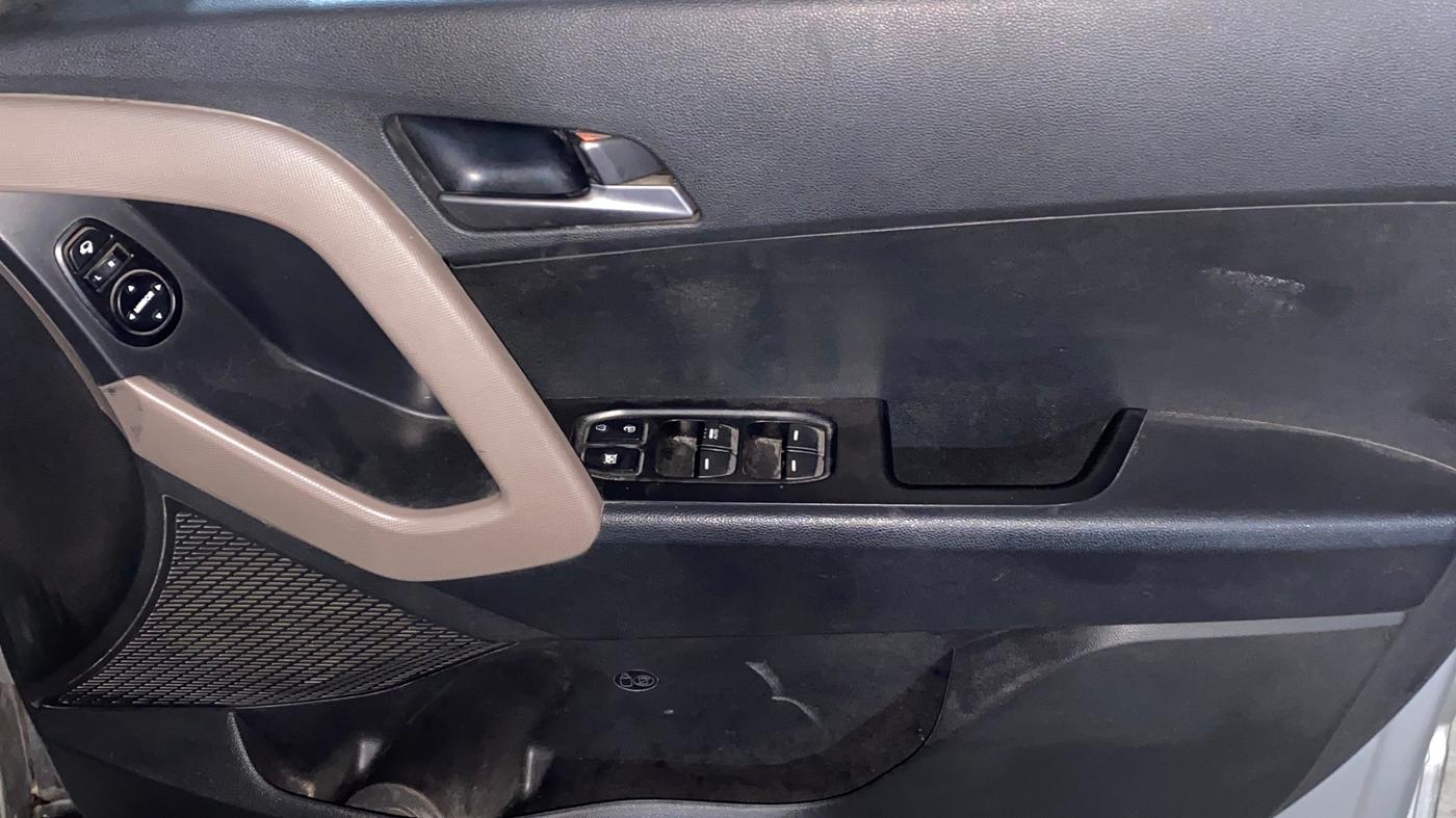 2015 Hyundai Creta SX PLUS 1.6 PETROL, Petrol, Manual, 62,678 km, Driver Side Door Panels Control