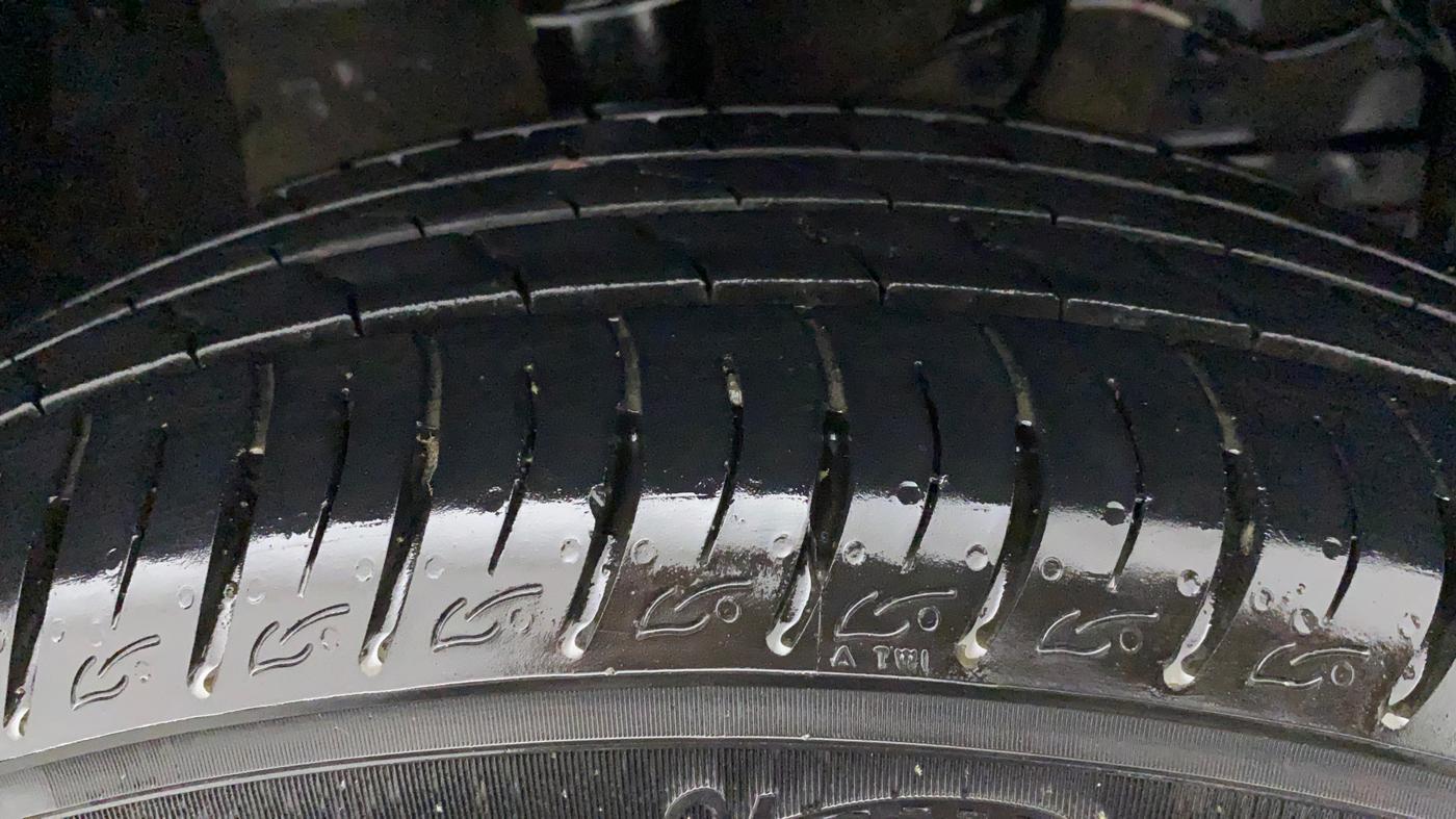 2021 Maruti Vitara Brezza VXI, Petrol, Manual, 15,009 km, Right Front Tyre Tread