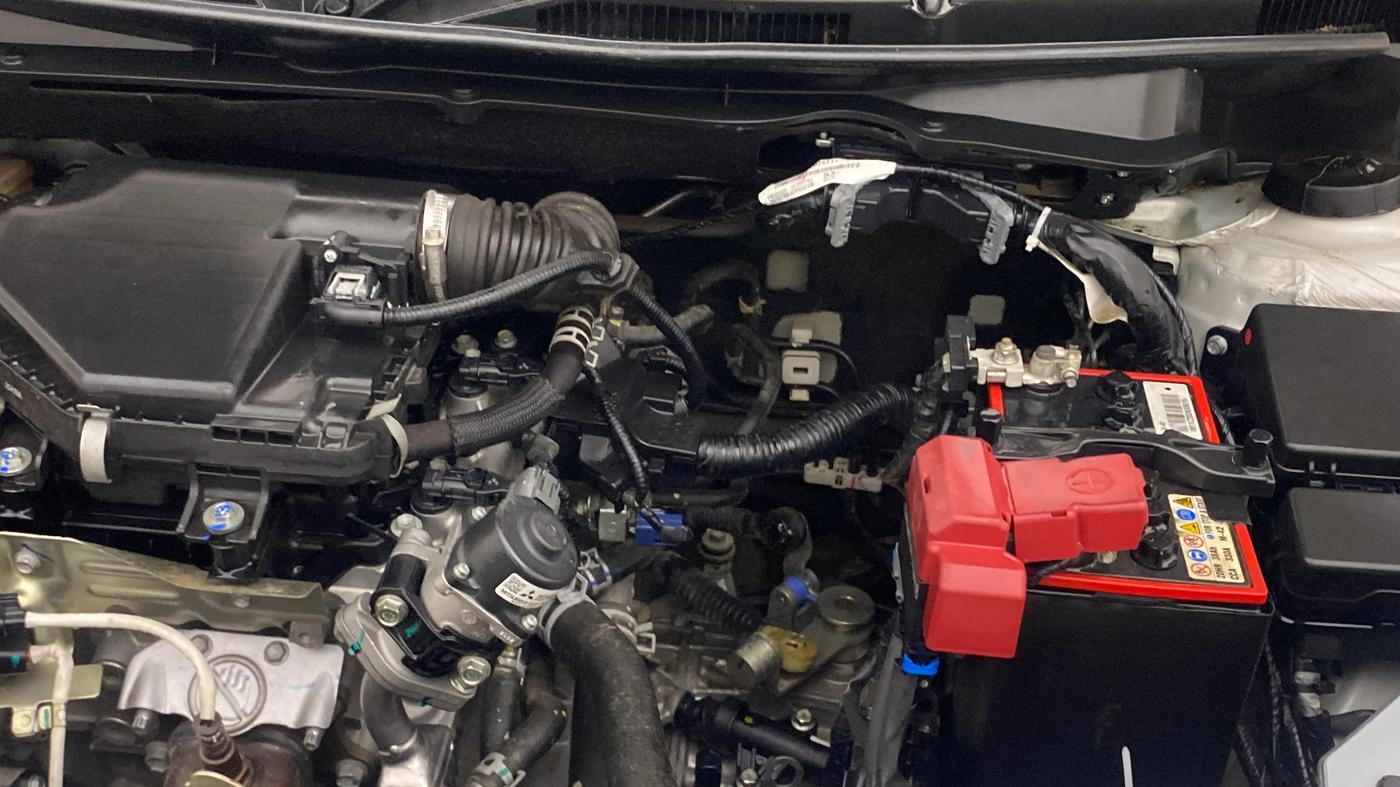 2025 Maruti Swift VXi, Petrol, Manual, 28,750 km, Engine View - Left