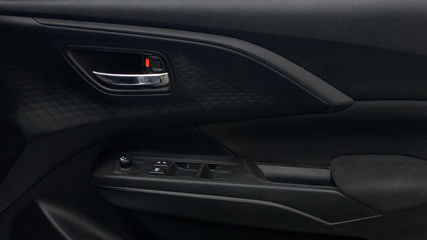 2025 Maruti Swift VXi, Petrol, Manual, 28,750 km, Driver Side Door Panels Control