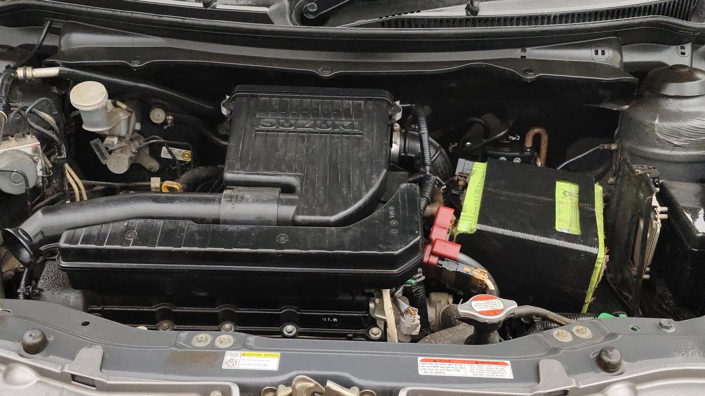 2016 Maruti Swift VXI O, Petrol, Manual, 45,063 km, Engine View