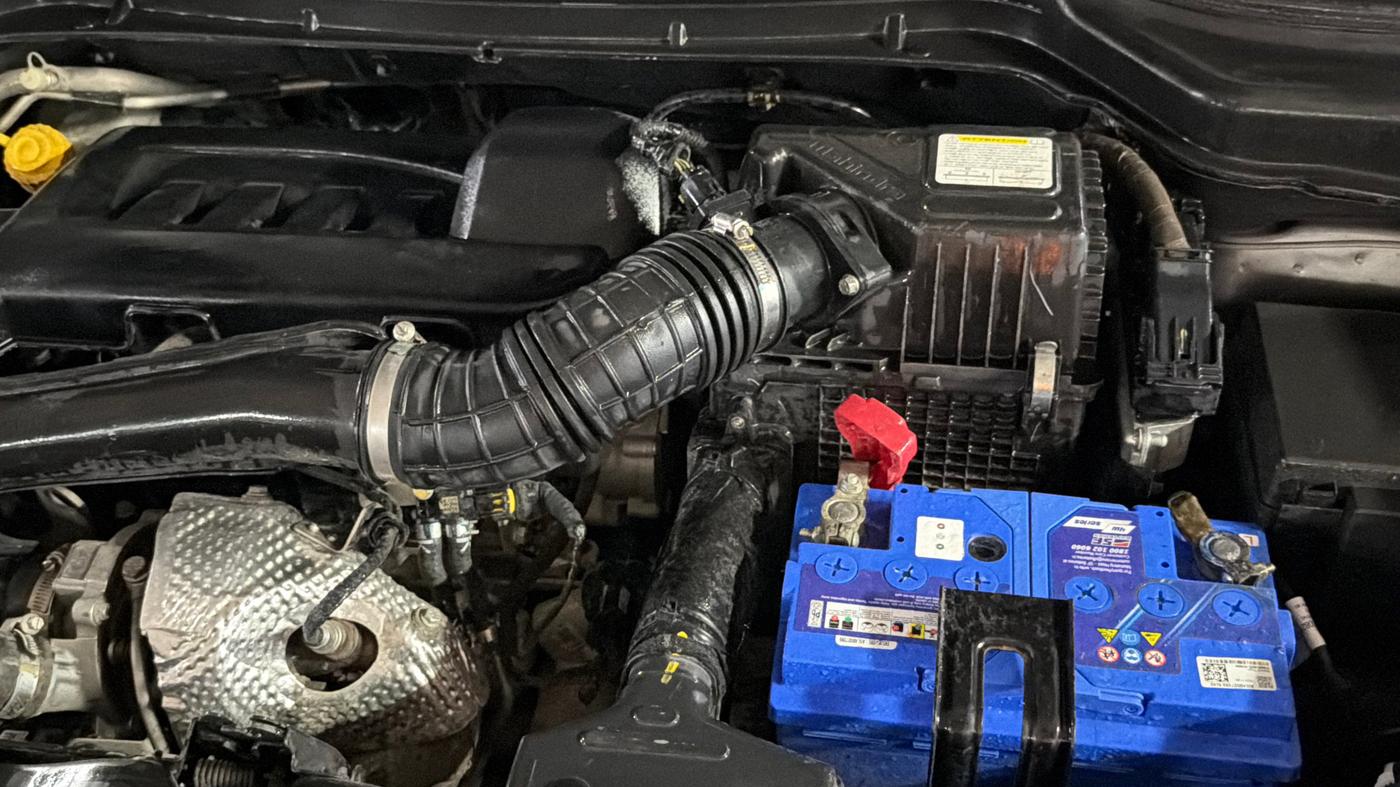 2021 Mahindra XUV300 W8 (O) 1.5 DIESEL, Diesel, Manual, 56,185 km, Engine View - Left