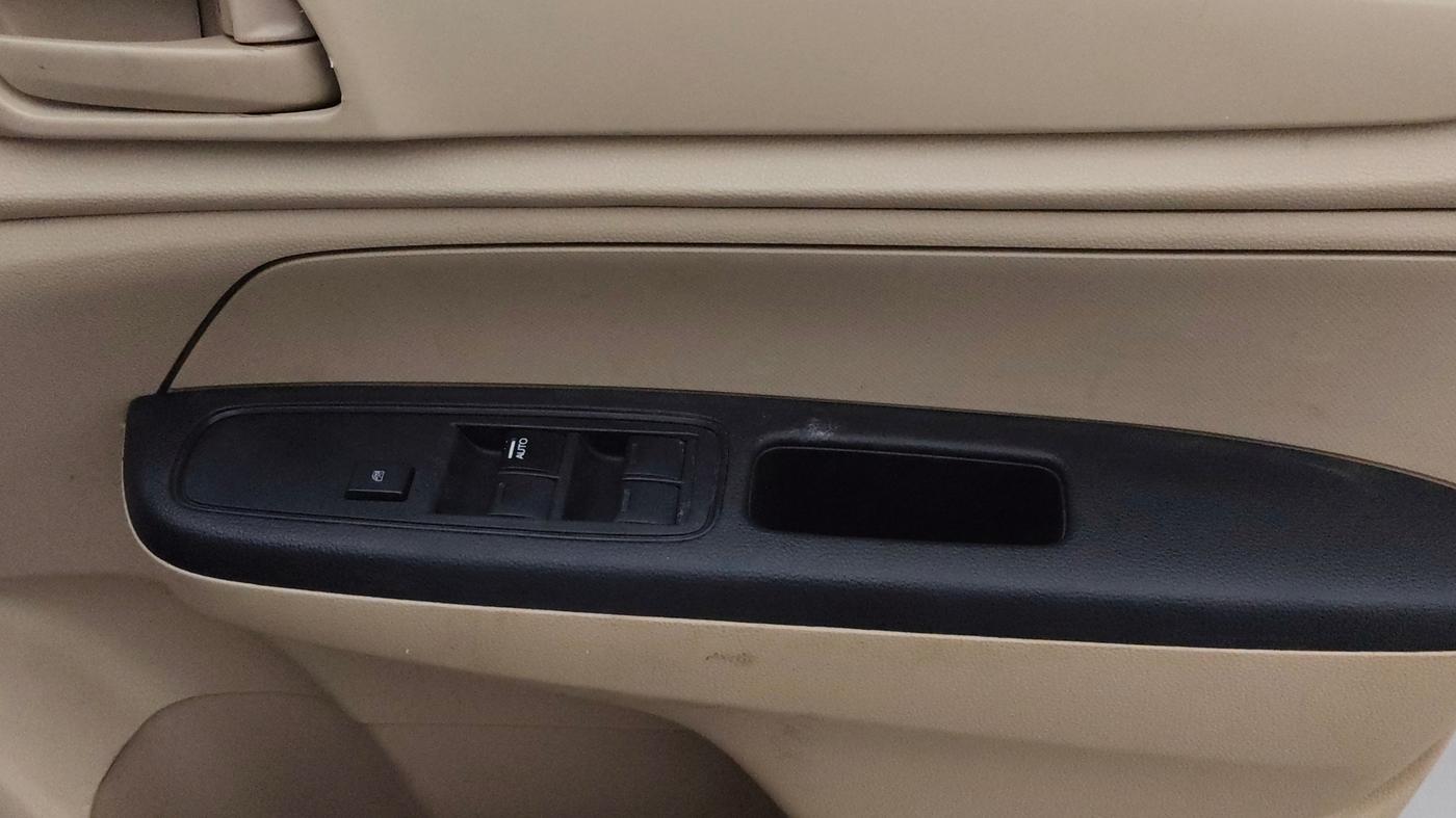 2019 Honda Amaze 1.2L I-VTEC E, Petrol, Manual, 1,32,025 km, Driver Side Door Panels Control