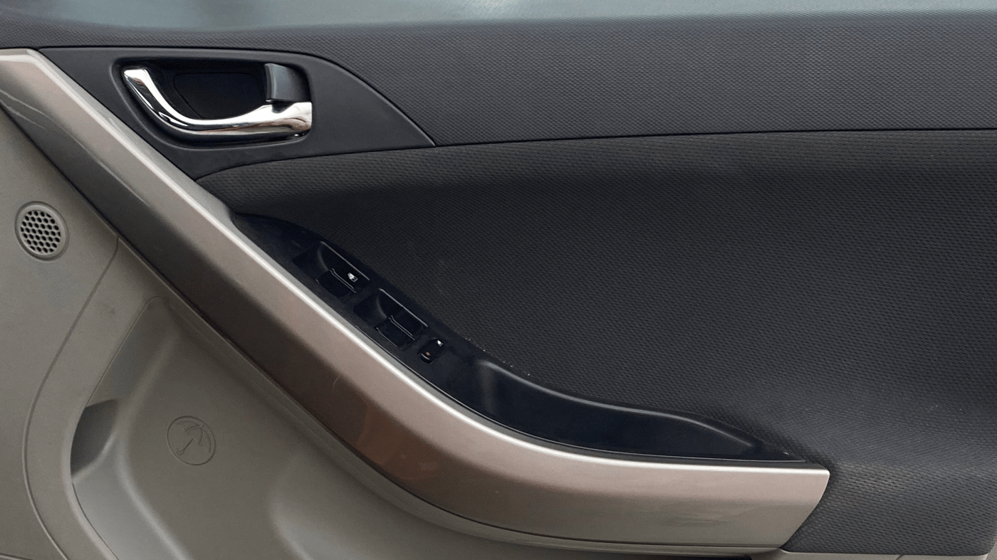 2018 Tata NEXON XZA PLUS PETROL, Petrol, Automatic, 91,451 km, Driver Side Door Panels Control