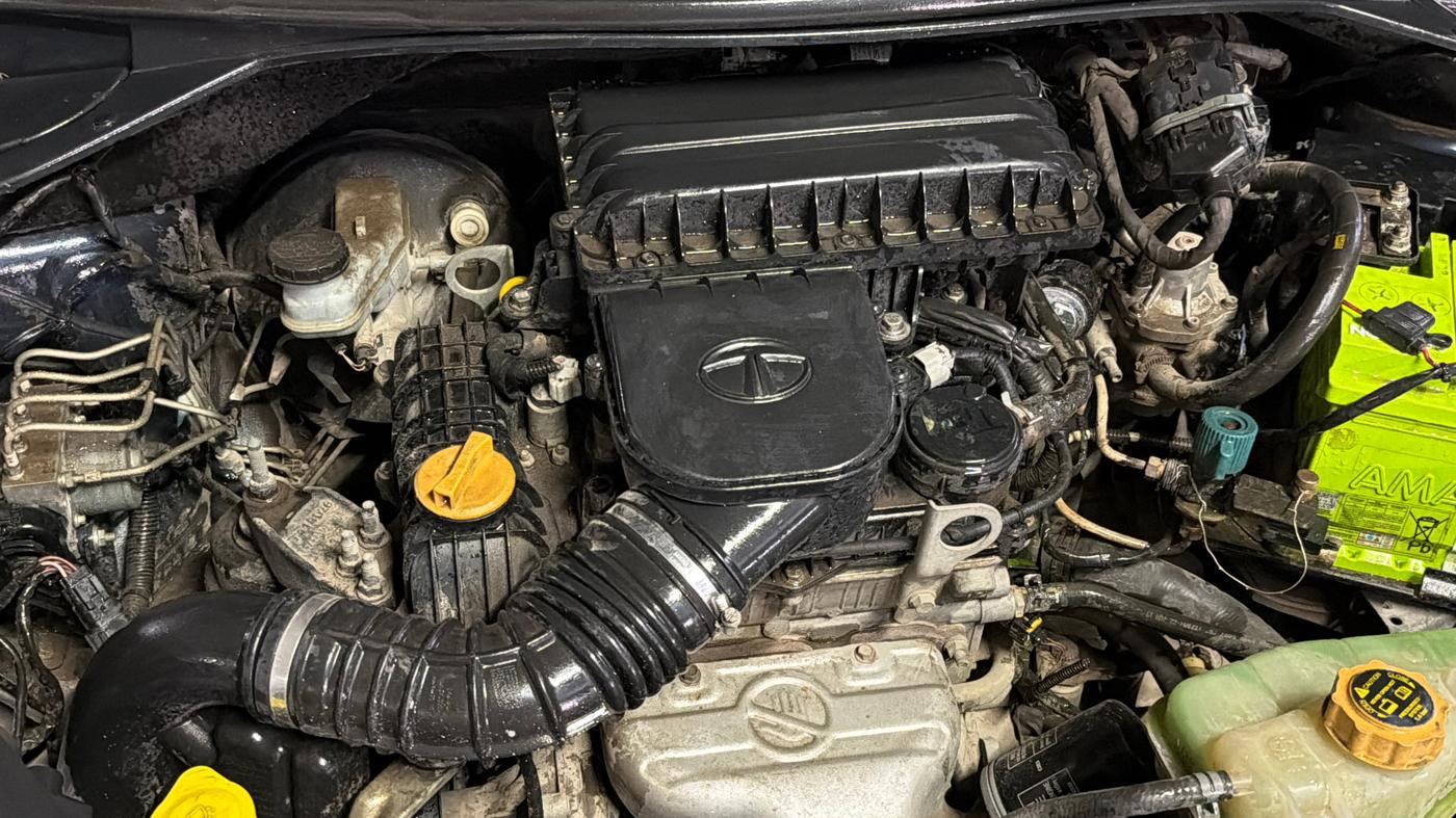 2019 Tata TIGOR XZA PLUS PETROL, CNG, Automatic, 33,431 km, Engine View - Right