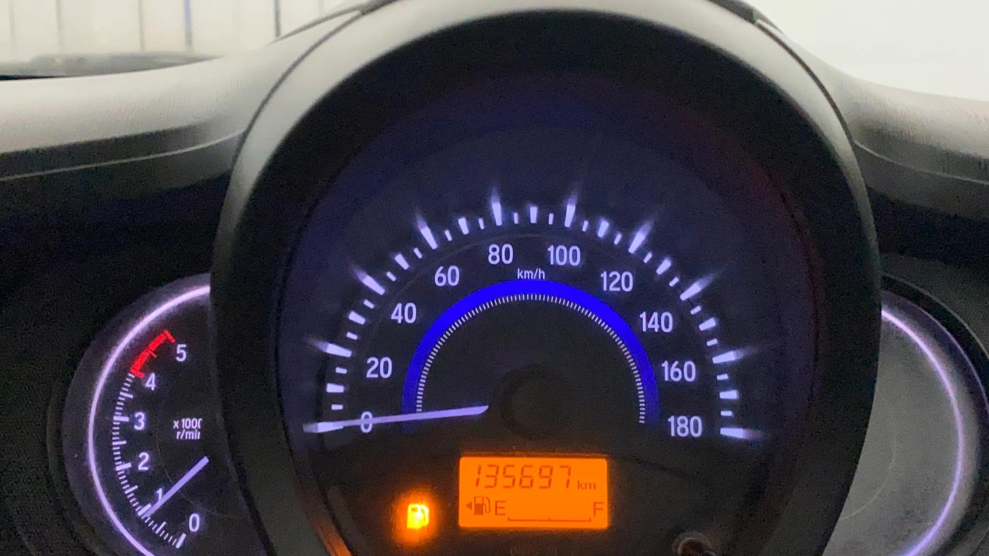 2015 Honda Amaze 1.5L I-DTEC S, CNG, Manual, 1,35,676 km, Odometer Image