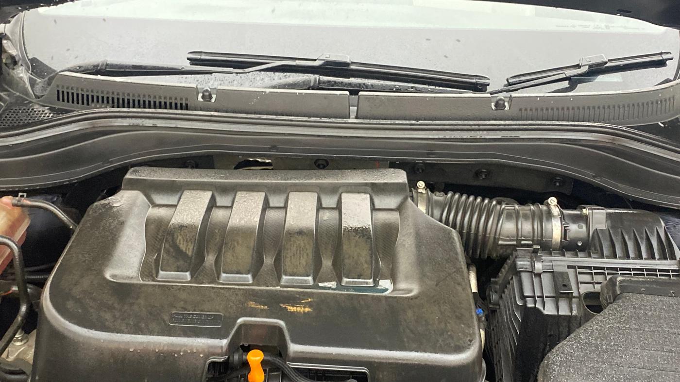 2022 Mahindra XUV700 AX 7 P AT 7 STR, Petrol, Automatic, 62,111 km, Engine View