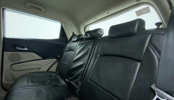 2020 Mahindra XUV300 W8 1.2 PETROL, Petrol, Manual, 55,334 km, Right Side Rear Door Cabin