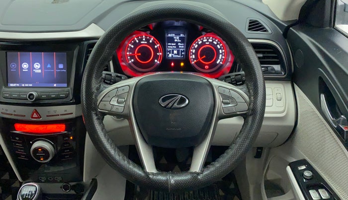 2020 Mahindra XUV300 W8 1.2 PETROL, Petrol, Manual, 55,334 km, Steering Wheel Close Up