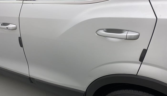 2020 Mahindra XUV300 W8 1.2 PETROL, Petrol, Manual, 55,334 km, Rear left door - Slightly dented