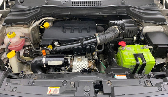 2020 Mahindra XUV300 W8 1.2 PETROL, Petrol, Manual, 55,334 km, Open Bonet