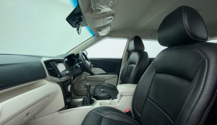 2020 Mahindra XUV300 W8 1.2 PETROL, Petrol, Manual, 55,334 km, Right Side Front Door Cabin