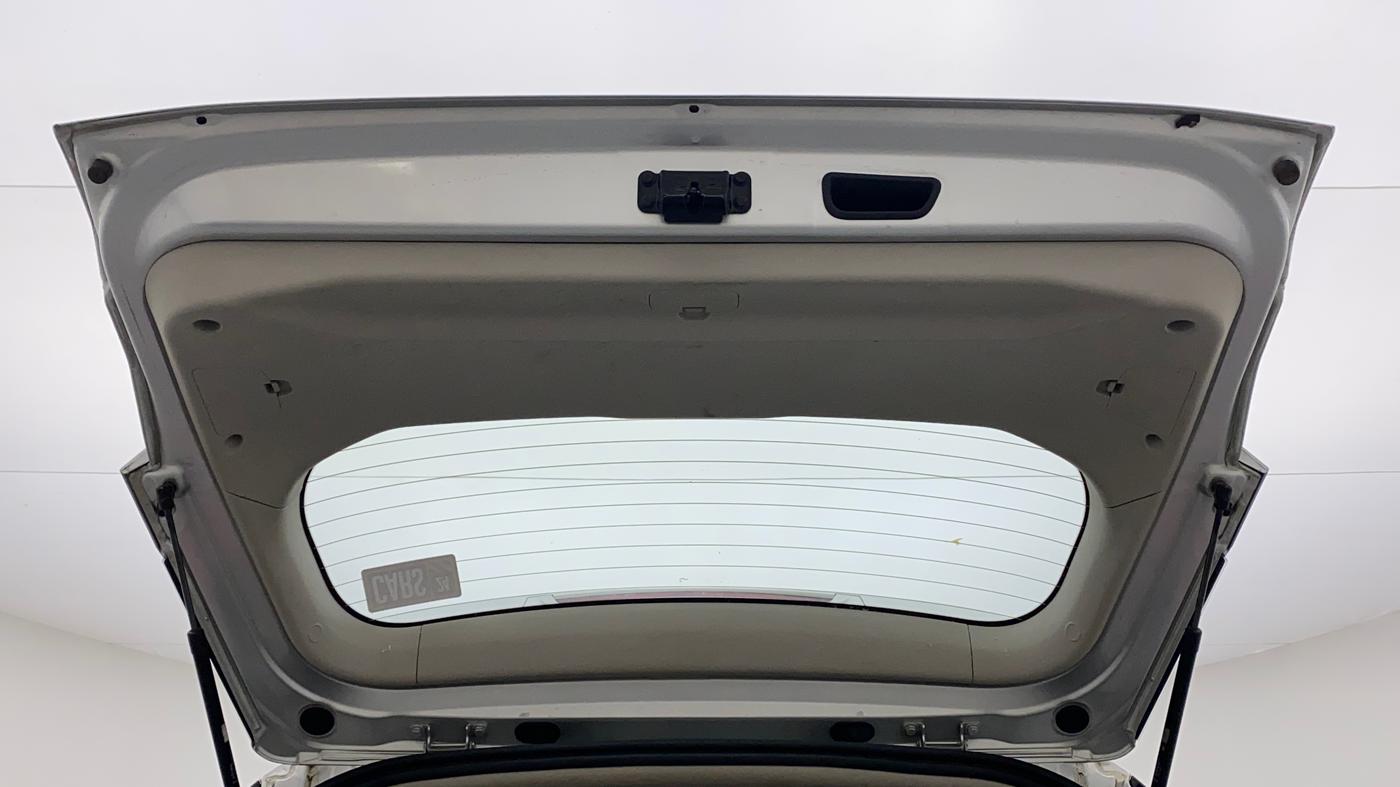 2020 Mahindra XUV300 W8 1.2 PETROL, Petrol, Manual, 55,334 km, Boot Door Open
