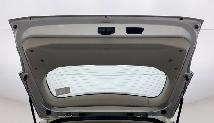 2020 Mahindra XUV300 W8 1.2 PETROL, Petrol, Manual, 55,334 km, Boot Door Open