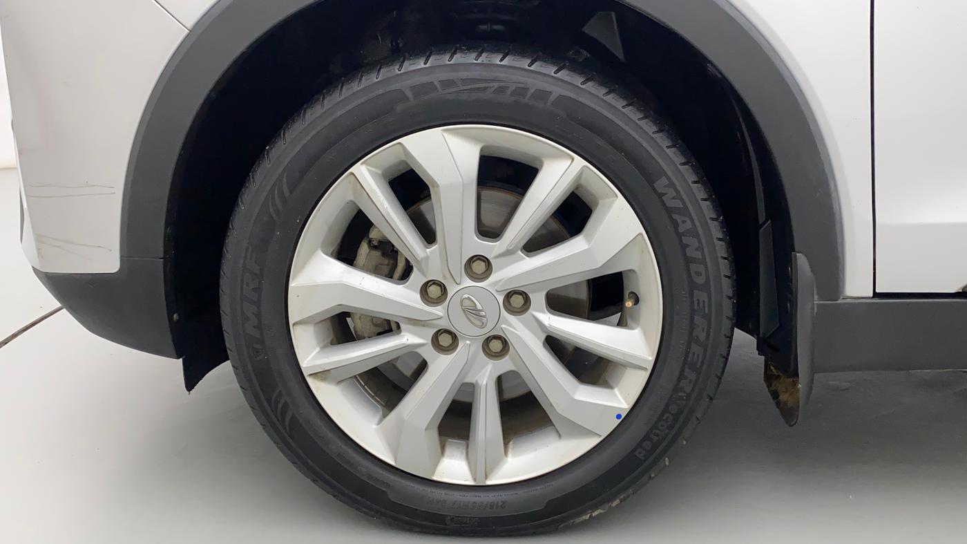 2020 Mahindra XUV300 W8 1.2 PETROL, Petrol, Manual, 55,334 km, Left Front Wheel
