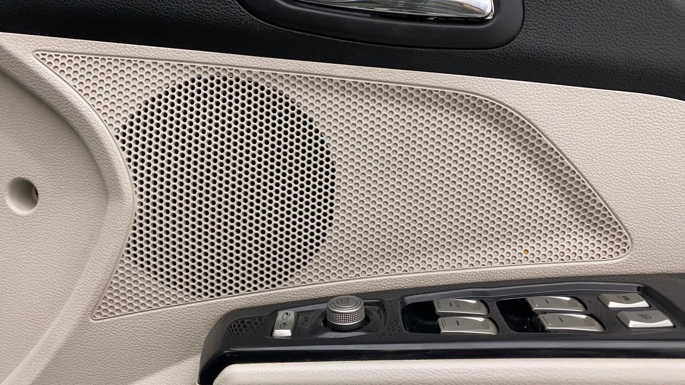 2020 Mahindra XUV300 W8 1.2 PETROL, Petrol, Manual, 55,334 km, Speaker
