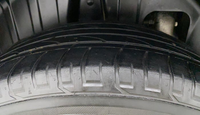 2020 Mahindra XUV300 W8 1.2 PETROL, Petrol, Manual, 55,334 km, Right Rear Tyre Tread