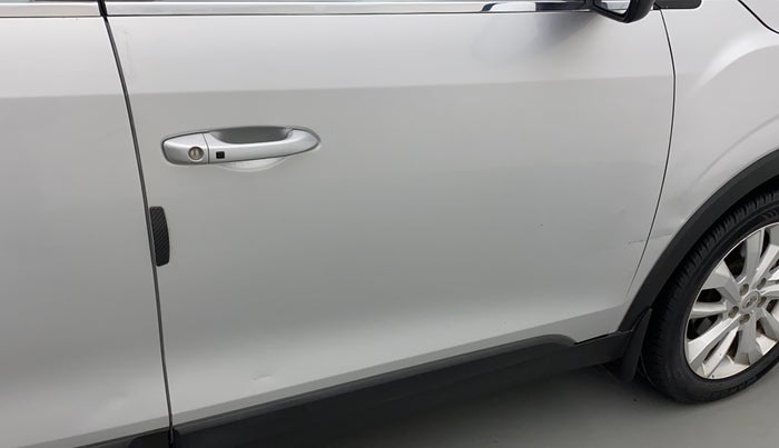 2020 Mahindra XUV300 W8 1.2 PETROL, Petrol, Manual, 55,334 km, Driver-side door - Minor scratches