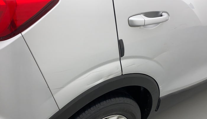 2020 Mahindra XUV300 W8 1.2 PETROL, Petrol, Manual, 55,334 km, Right quarter panel - Slightly dented