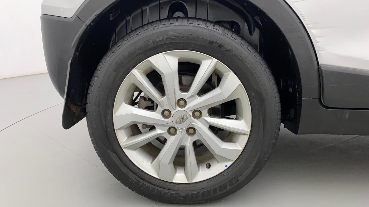 2020 Mahindra XUV300 W8 1.2 PETROL, Petrol, Manual, 55,334 km, Right Rear Wheel