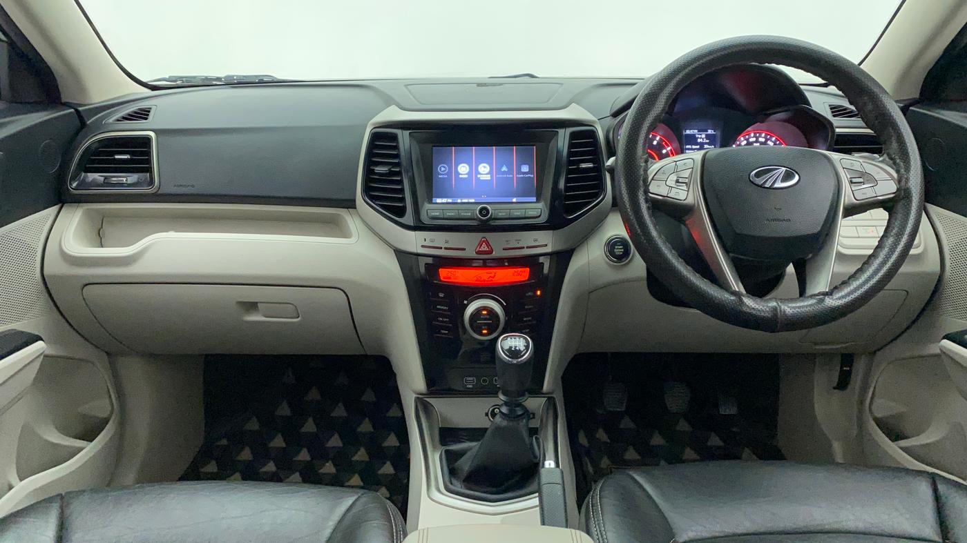 2020 Mahindra XUV300 W8 1.2 PETROL, Petrol, Manual, 55,334 km, Dashboard