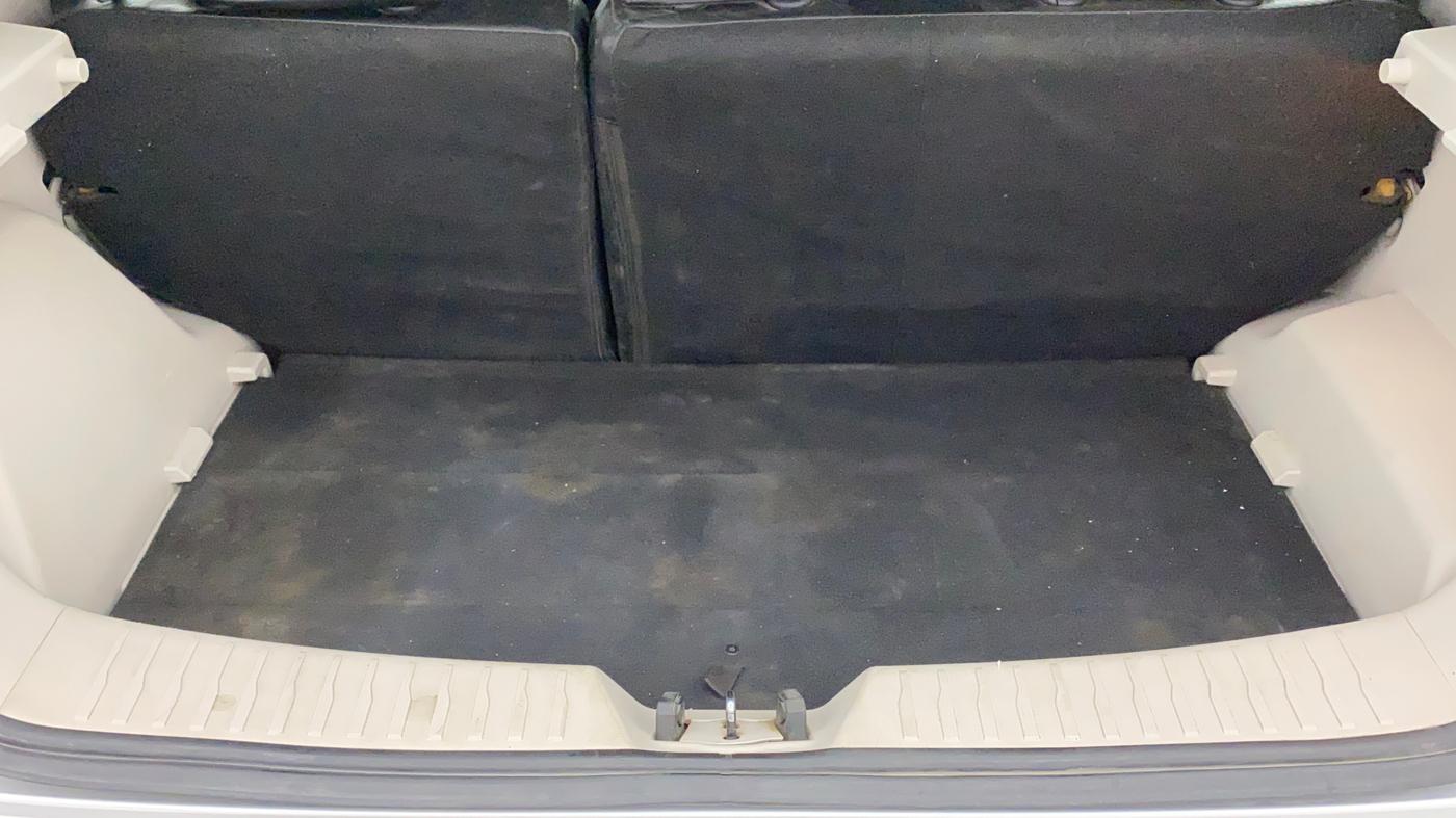 2020 Mahindra XUV300 W8 1.2 PETROL, Petrol, Manual, 55,334 km, Boot Inside