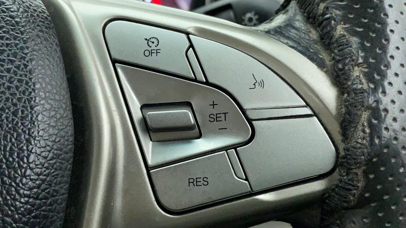 2020 Mahindra XUV300 W8 1.2 PETROL, Petrol, Manual, 55,334 km, Adaptive Cruise Control