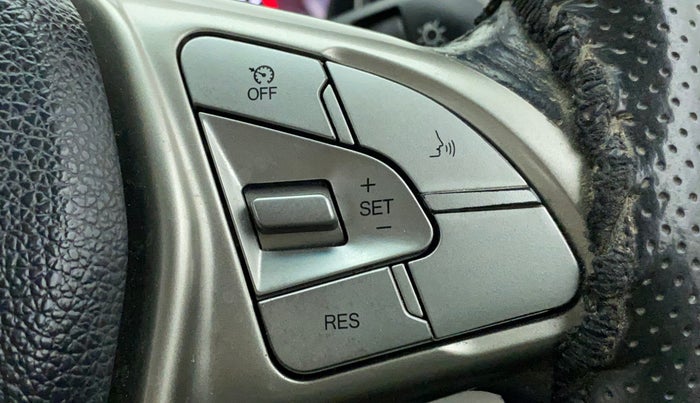 2020 Mahindra XUV300 W8 1.2 PETROL, Petrol, Manual, 55,334 km, Adaptive Cruise Control
