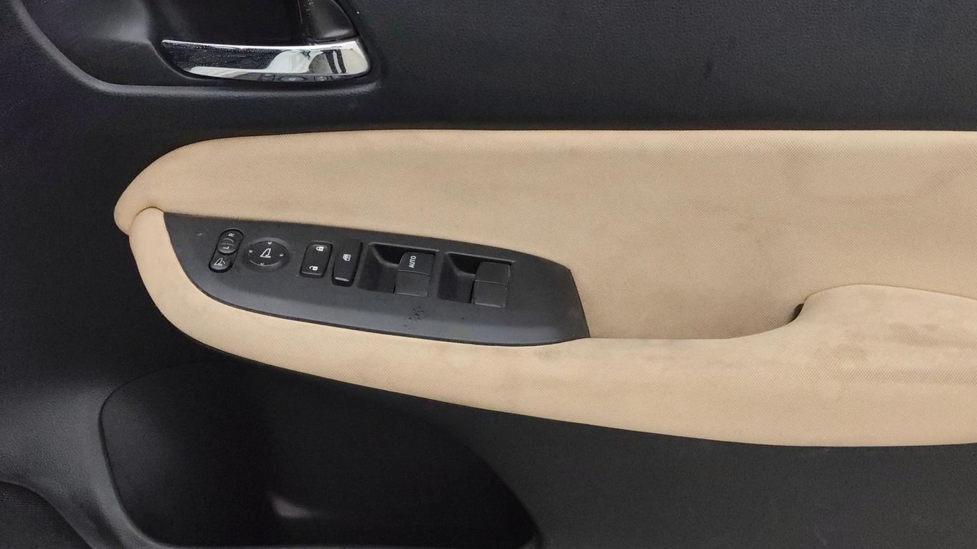2021 Honda City 1.5L I-VTEC V MT 5TH GEN, Petrol, Manual, 17,405 km, Driver Side Door Panels Control