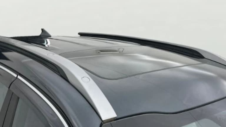 2024 KIA SONET HTK (O) 1.2 Petrol MT, Petrol, Manual, 19,227 km, Moonroof/ Sunroof