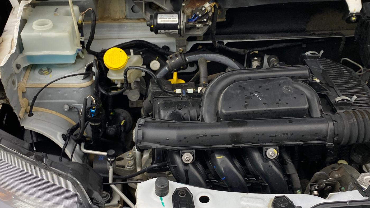 2023 Renault Kwid RXT 1.0 AMT, Petrol, Automatic, 8,436 km, Engine View - Right