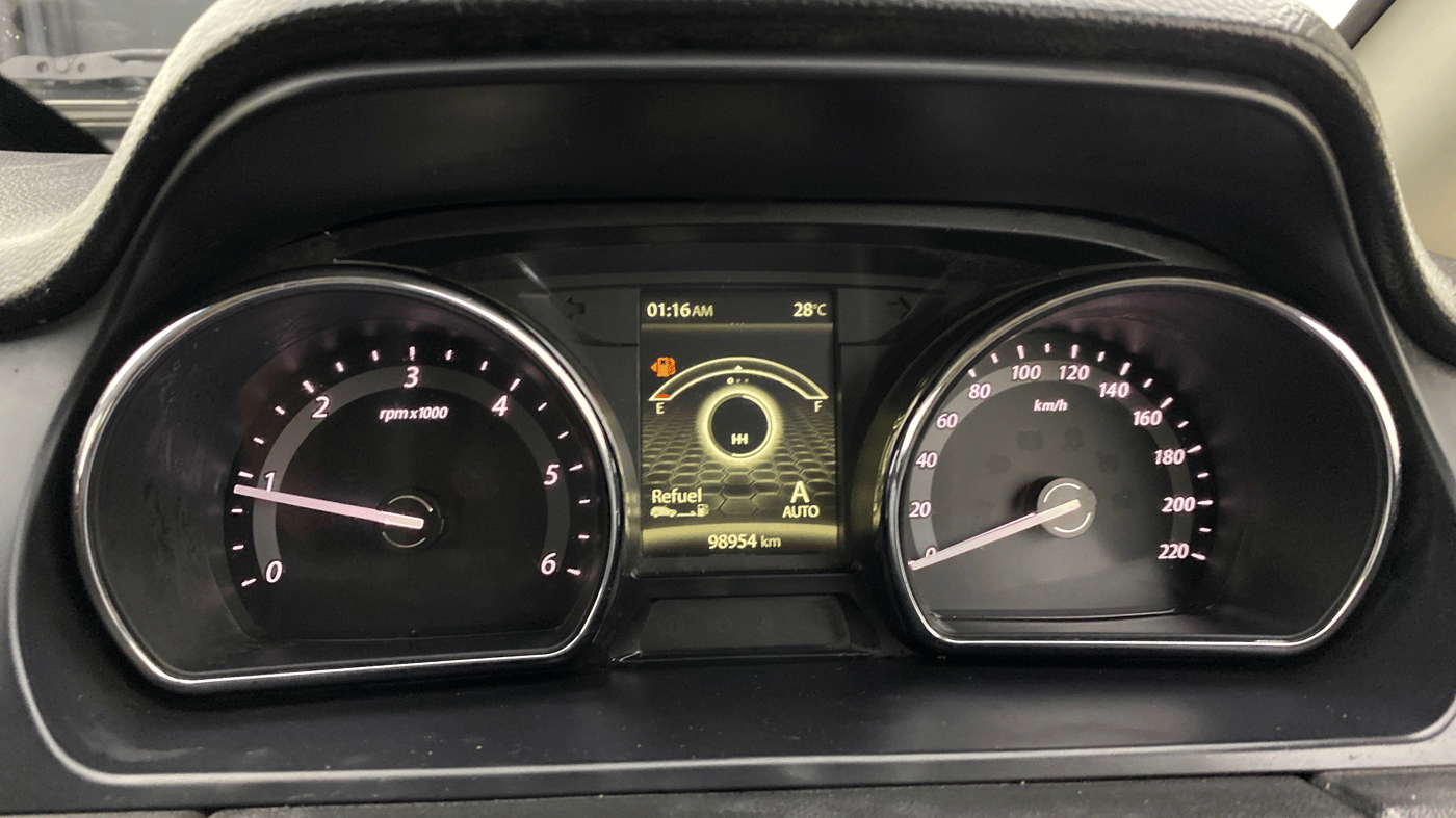 2017 Tata Hexa XT 4X2 7 STR, Diesel, Manual, 98,938 km, Odometer Image