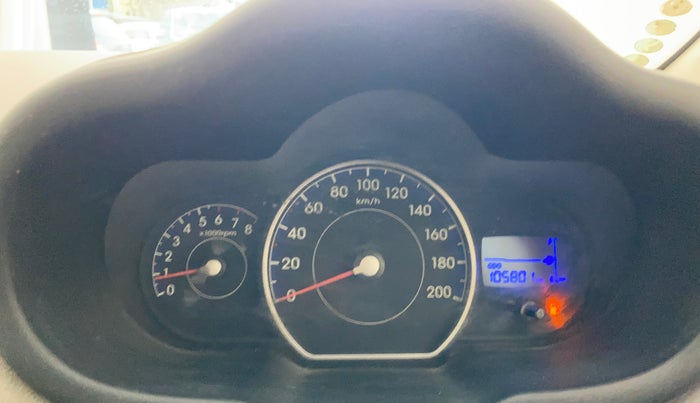 2012 Hyundai i10 MAGNA 1.1, CNG, Manual, 1,05,771 km, Odometer Image