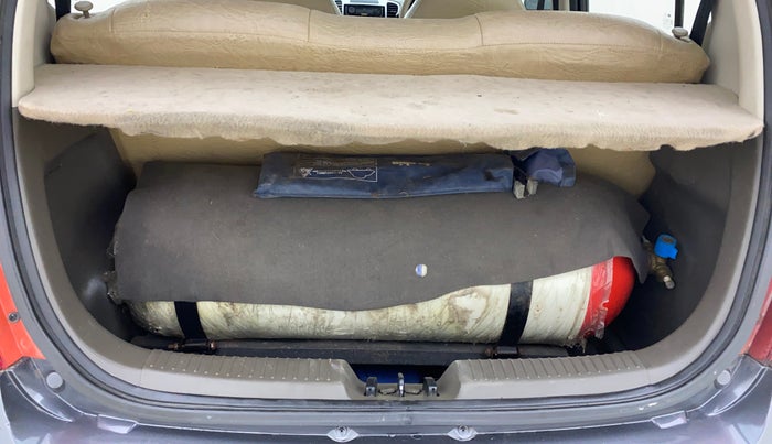 2012 Hyundai i10 MAGNA 1.1, CNG, Manual, 1,05,771 km, Boot Inside