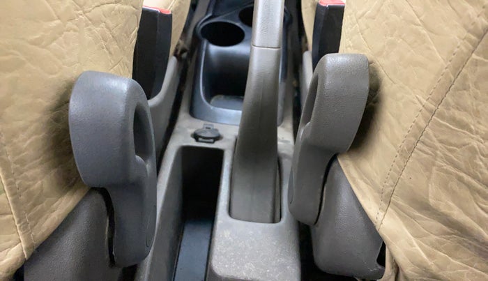 2012 Hyundai i10 MAGNA 1.1, CNG, Manual, 1,05,771 km, Driver Side Adjustment Panel