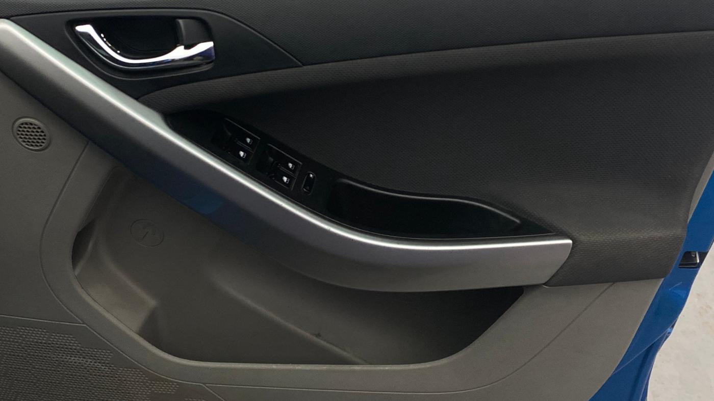 2018 Tata NEXON XZ PLUS PETROL, Petrol, Manual, 84,572 km, Driver Side Door Panels Control