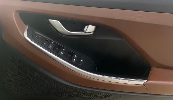 2022 Hyundai ALCAZAR PRESTIGE 1.5 MT 6STR, Diesel, Manual, 79,915 km, Driver Side Door Panels Control