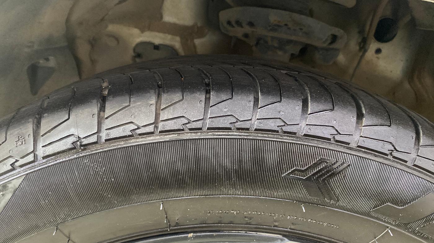 2022 Hyundai ALCAZAR PRESTIGE 1.5 MT 6STR, Diesel, Manual, 79,981 km, Left Front Tyre Tread