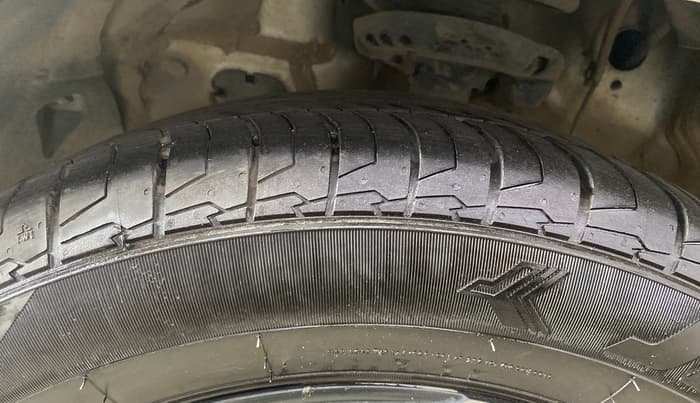 2022 Hyundai ALCAZAR PRESTIGE 1.5 MT 6STR, Diesel, Manual, 79,915 km, Left Front Tyre Tread