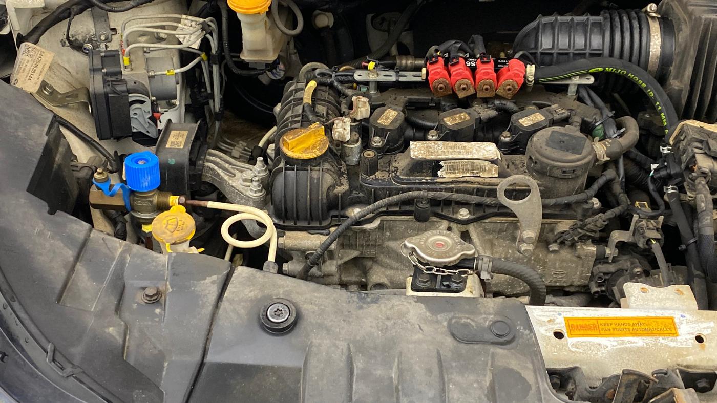 2022 Tata ALTROZ XT PETROL, CNG, Manual, 79,349 km, Engine View - Right