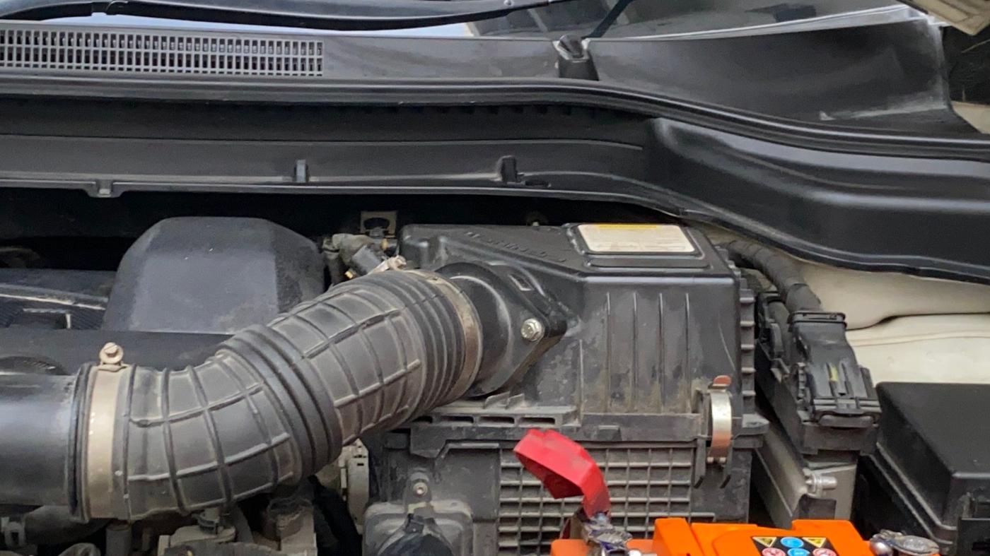 2022 Mahindra XUV300 W6 1.5 Sunroof Diesel, Diesel, Manual, 73,576 km, Engine View - Left