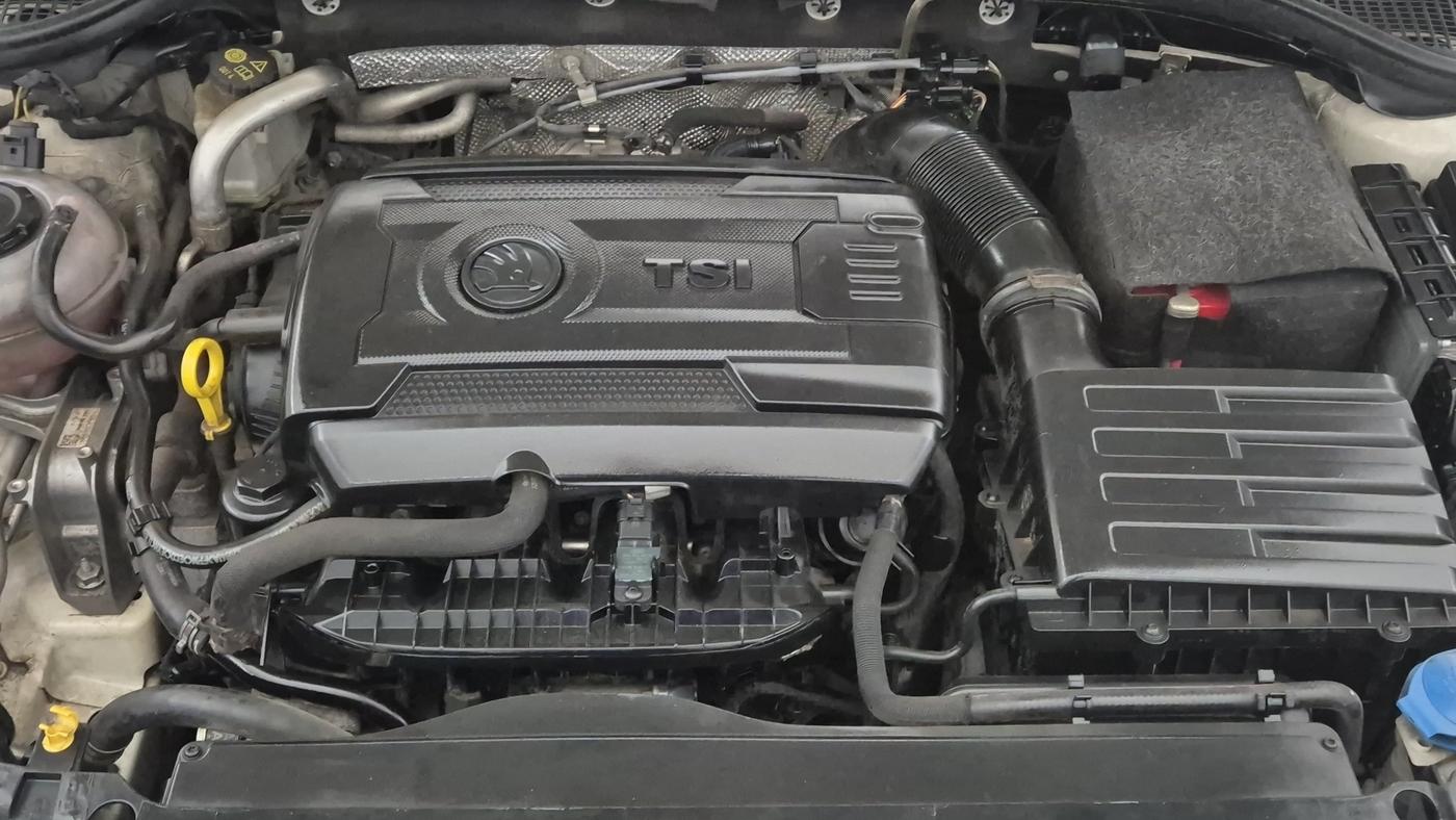 2017 Skoda Octavia STYLE PLUS AT 1.8 TSI, Petrol, Automatic, 86,771 km, Engine View