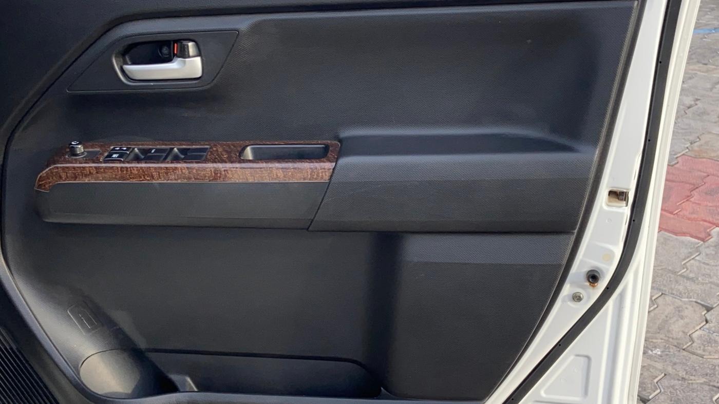 2020 Maruti New Wagon-R VXI 1.0 AMT, Petrol, Automatic, 31,840 km, Driver Side Door Panels Control