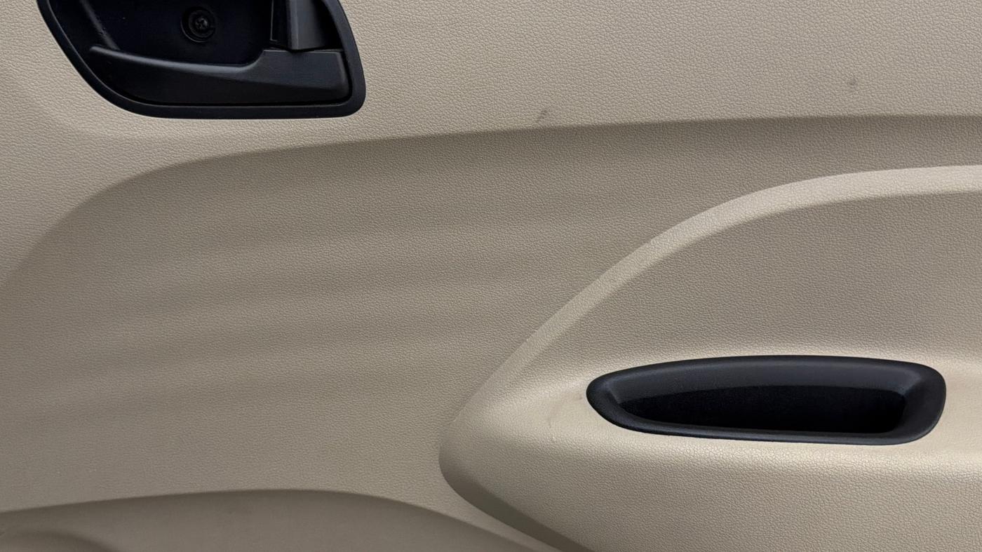 2021 Hyundai NEW SANTRO ERA EXECUTIVE, Petrol, Manual, 19,849 km, Driver Side Door Panels Control